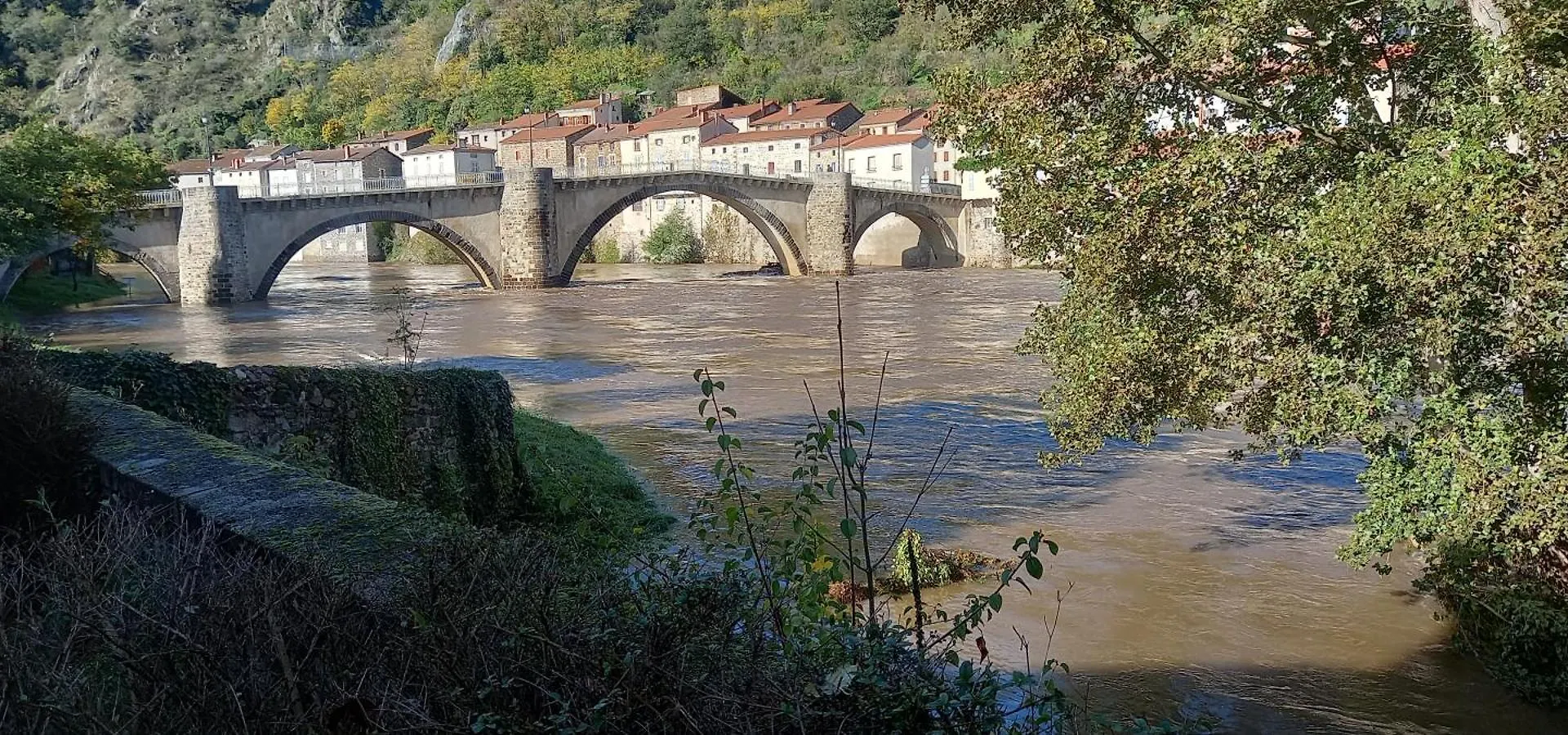 Sur Les Rives Du Haut Allier Blassac France